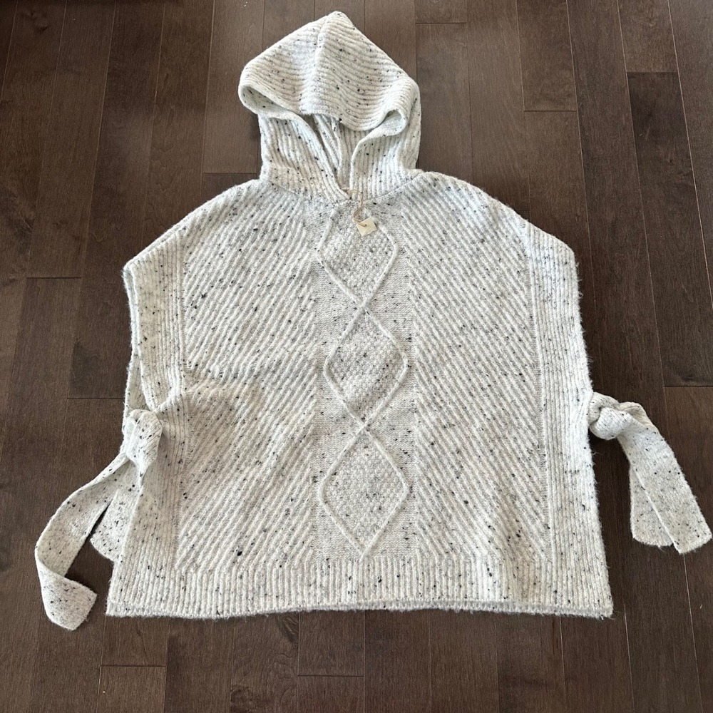 NWT World‎ Trade Market Cable Knit Poncho Lagenlook Boho Cream Gray One Size